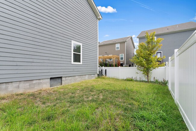 Building Photo - 317 Sportsman Dr