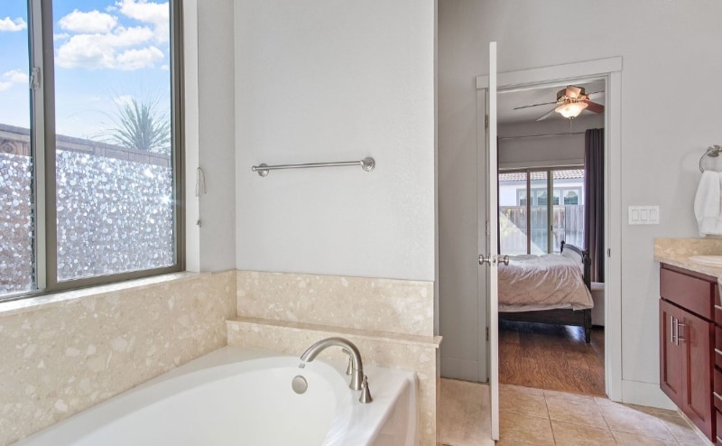 Building Photo - 602 Criolla Dr