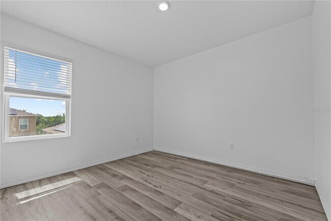 Building Photo - 1264 Cascades Ave