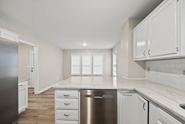 Building Photo - 201 Tonylee Ct