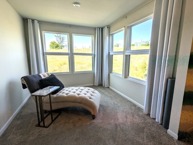 Building Photo - 4709 Broomfield Way