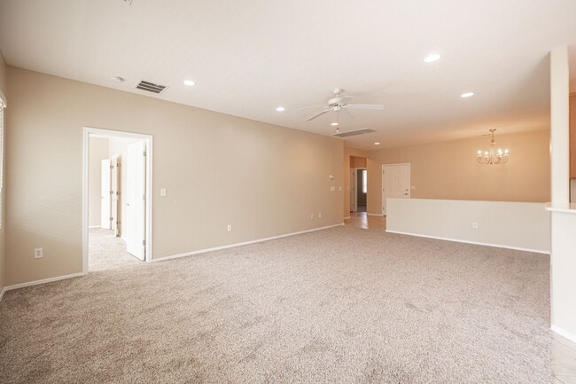 Building Photo - Beautiful single story home (55+). 3 Bed 2...