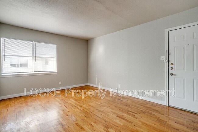 Building Photo - 3417 S University Dr
