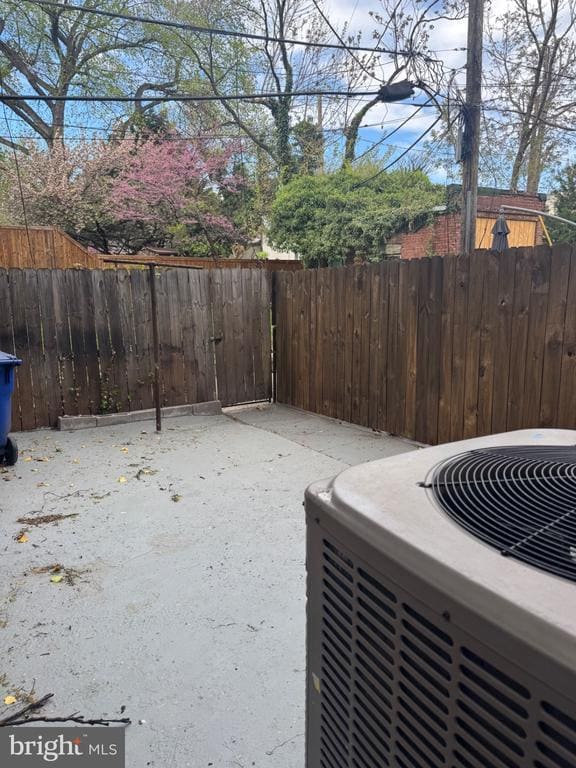 Building Photo - 312 E 25th St