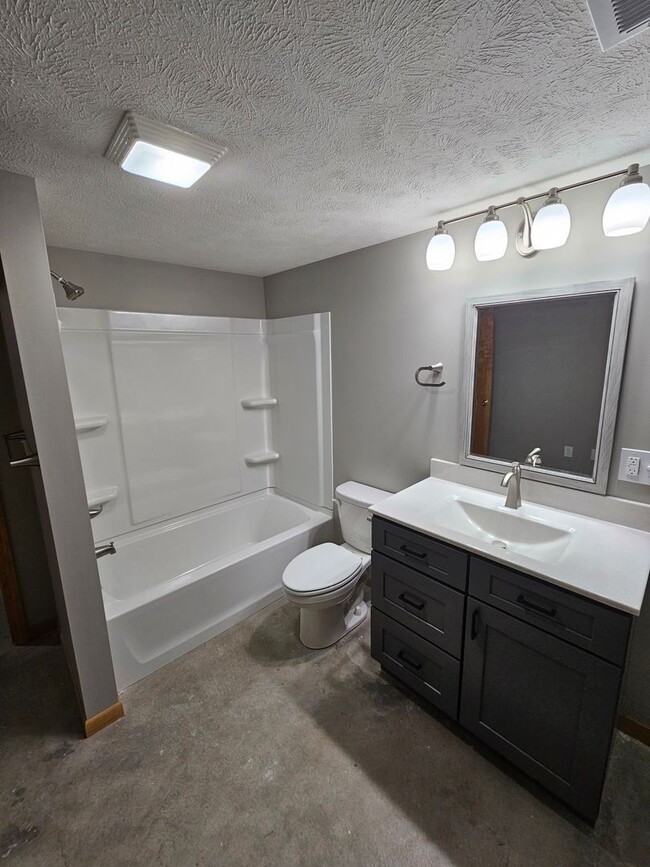 Building Photo - Single Family with basement