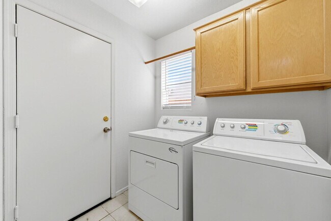 Building Photo - 15822 S 32nd Pl