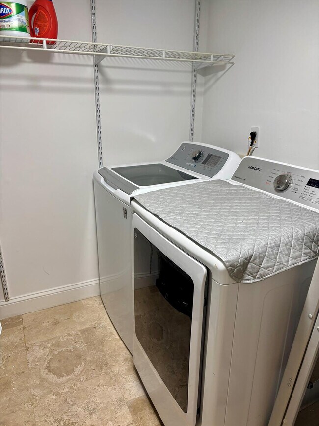 Building Photo - 10980 S Ocean Dr