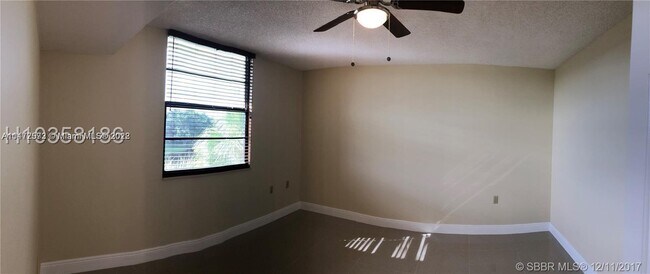 Building Photo - 1715 Whitehall Dr