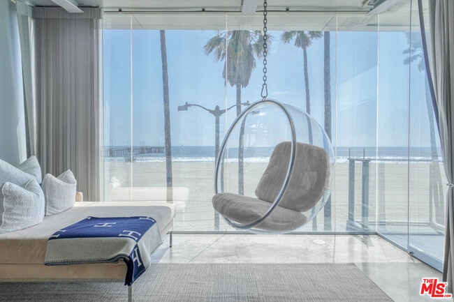 Building Photo - 2911 Ocean Front Walk