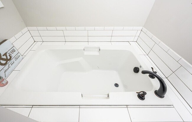 Building Photo - 3 Bedroom Home in Goode