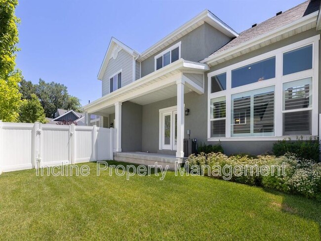 Building Photo - 401 E Corral Creek Dr