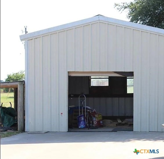 Building Photo - 256 Co Rd 481