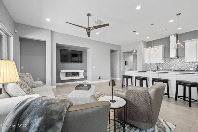 Building Photo - 30668 S Sand Hurst Ln