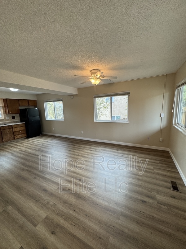 Building Photo - 1225 N Chestnut St