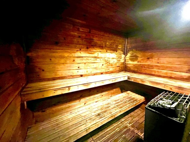 Building Photo - 270 E Highland Ave