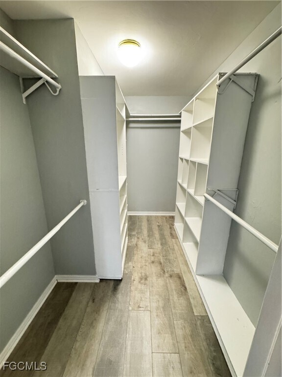 Building Photo - 2021 Wells Ave