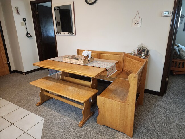 Dining area - 19 Overbrook Dr