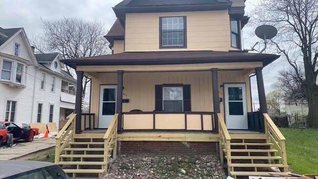 Primary Photo - 409 Eastern Ave