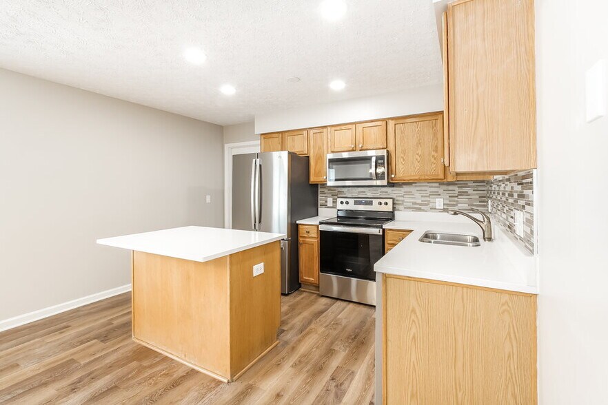 Building Photo - 5225 Milhaven Ln