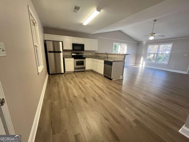 Building Photo - 100 Fair Oaks Dr