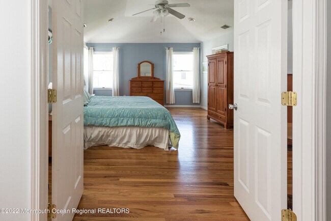 Building Photo - 164 Osborne Ave