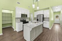 Building Photo - 806 S Newsom St