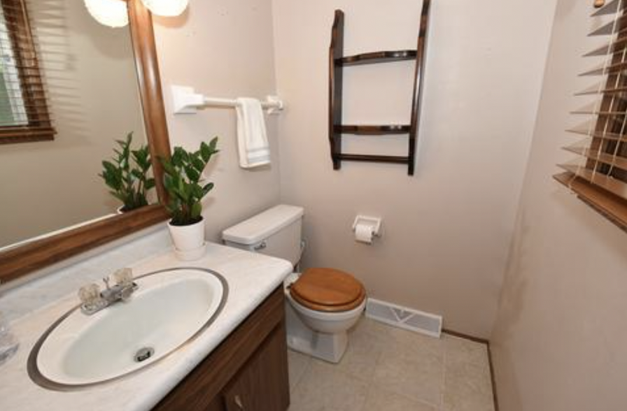 Building Photo - 6753 Hilldale Ct