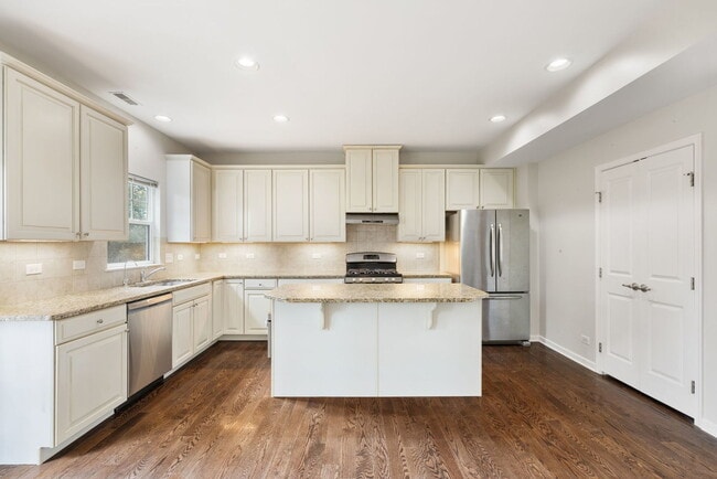 Building Photo - 3465 Bradbury Cir