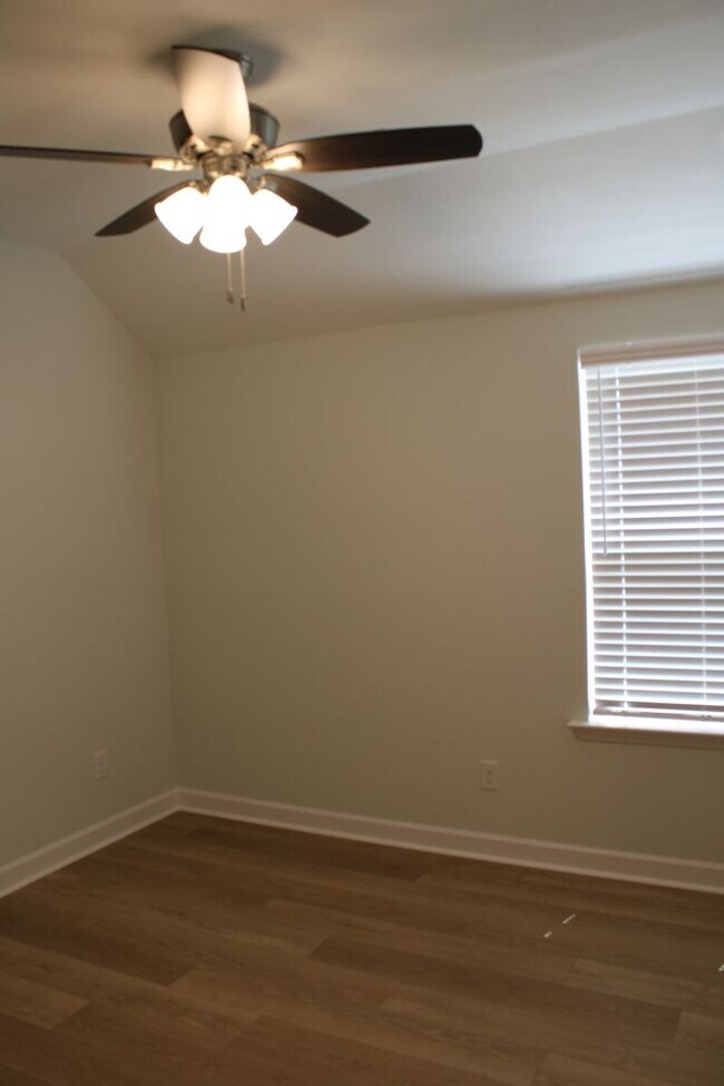 Building Photo - New 3 Bedroom 2 Bath Grovetown