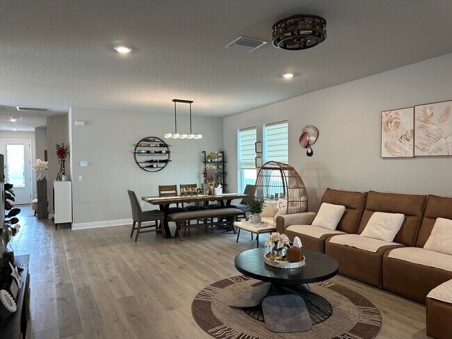 Building Photo - 28656 Sweet Persimmon Dr
