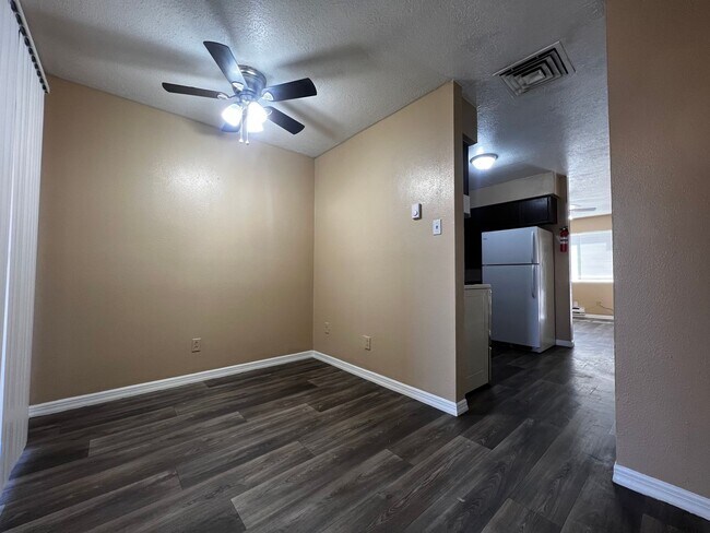Building Photo - 183 Monte Largo Dr NE
