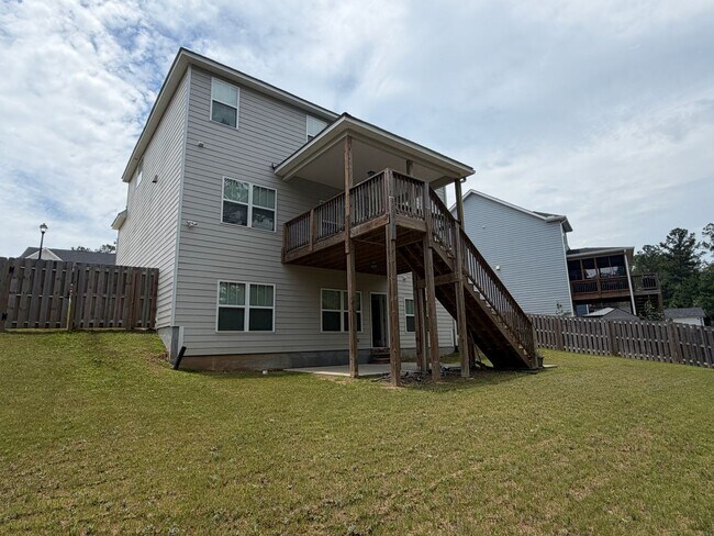 Building Photo - 3500 Hilltop Trl