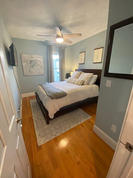 Building Photo - 305 Highland Ave