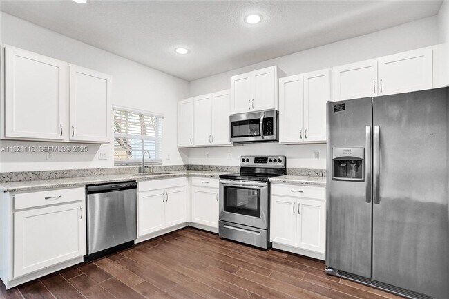 Building Photo - 4029 NW 11 Dr