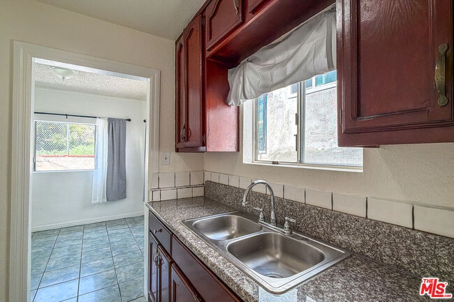 Building Photo - 3331 1/2 City Terrace Dr