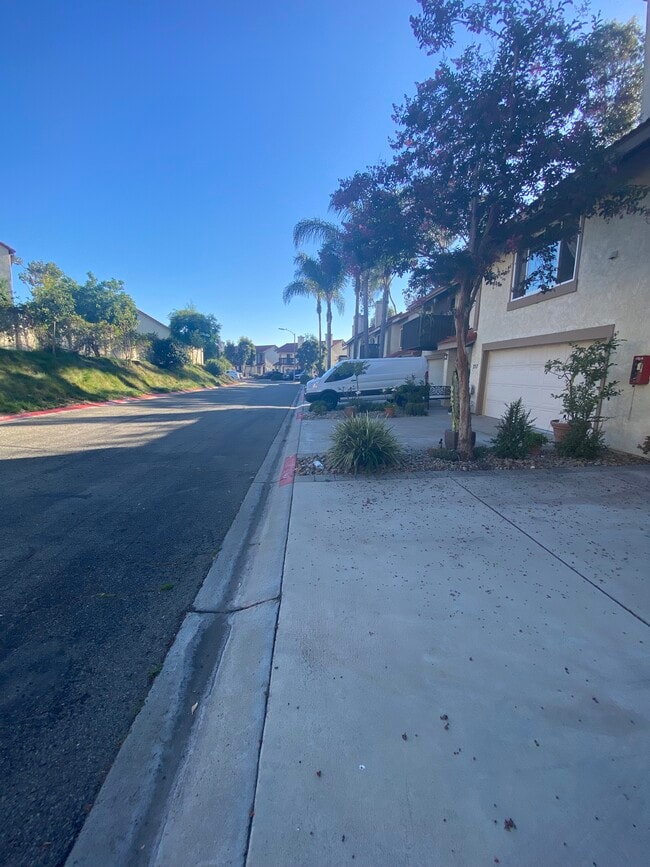 Building Photo - 355 Windy Ln