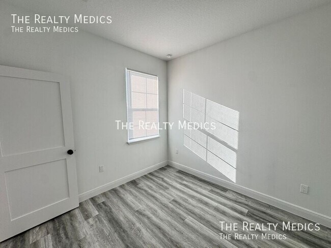 Building Photo - 310 Dogfish Way