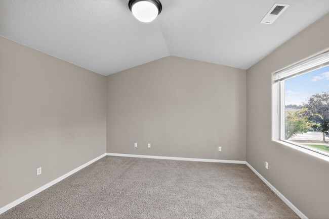 Building Photo - 2550 Carson Loop