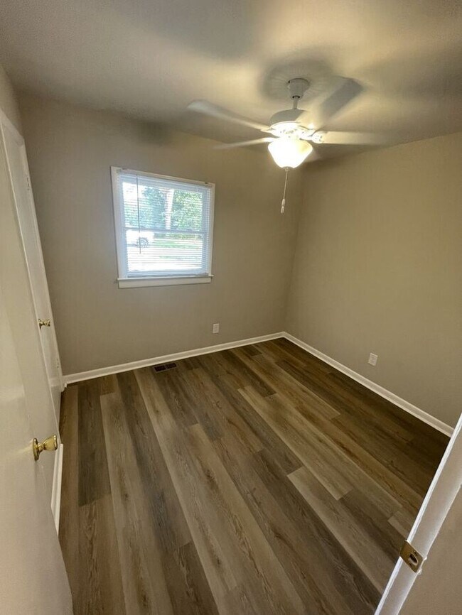 Building Photo - Home For Rent