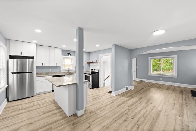 Building Photo - 11100 Thrush Ave