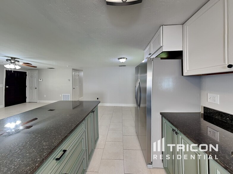 Building Photo - 5058 Silk Oak Dr