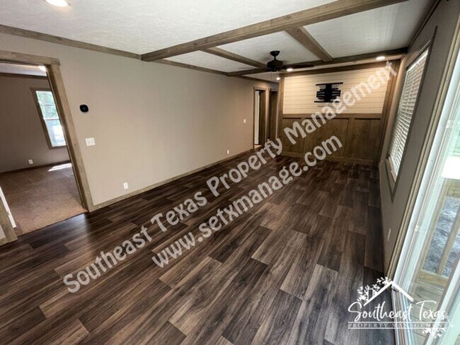 Building Photo - 4740 Ariola Ln