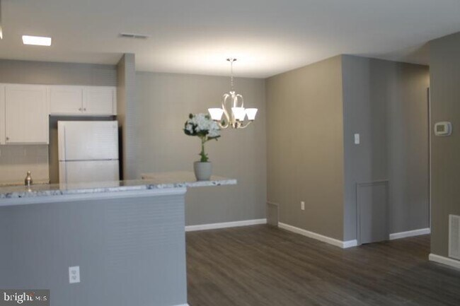 Building Photo - 1711 Foxmeadow Cir