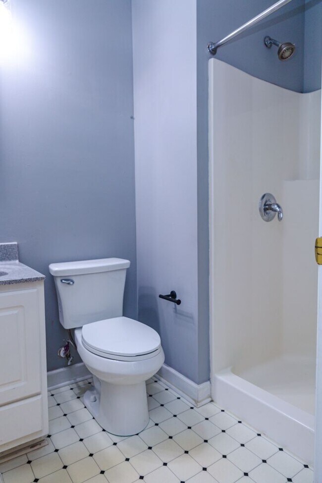 Building Photo - New Listing!
