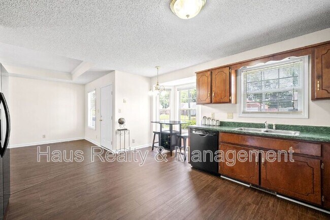 Building Photo - 3279 S Senseney Cir