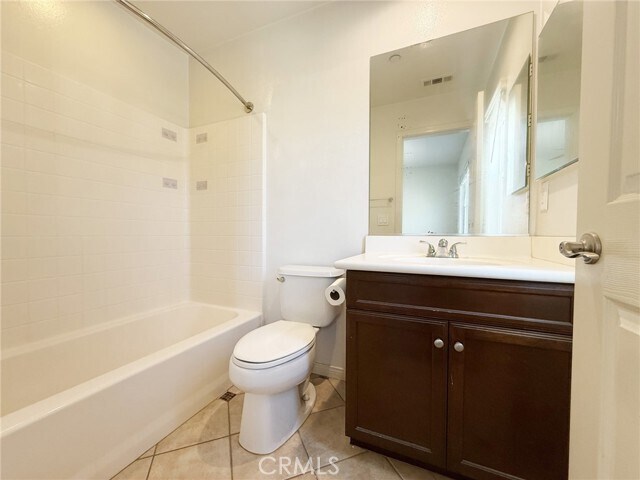 Building Photo - 424 Silk Tree
