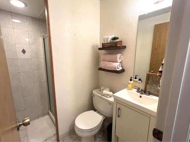 Building Photo - 8773 W Cornell Ave