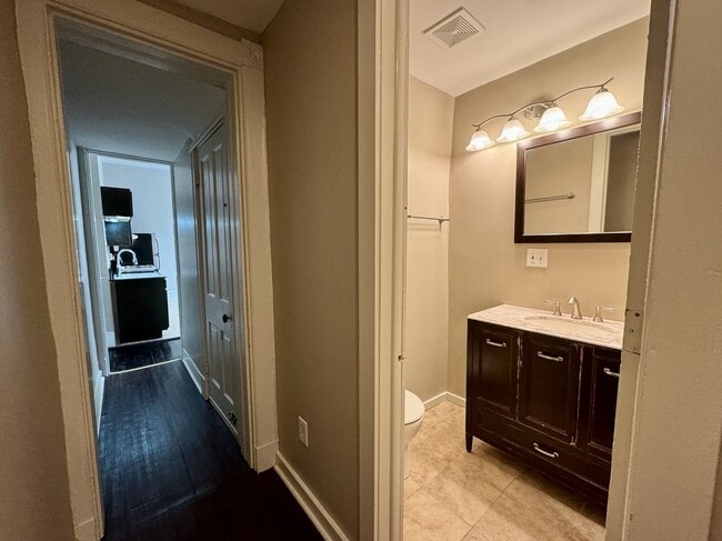 Building Photo - 202 Klotter Ave