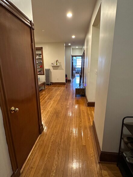 Building Photo - 52 Babcock St