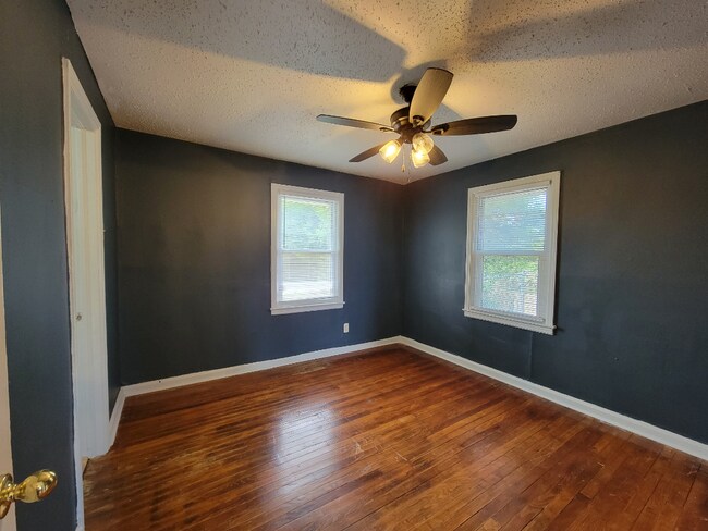 Building Photo - 1 bedroom, 1 Bathroom